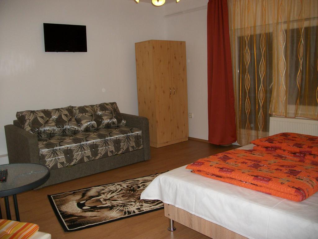 Eden Ii. Hotel Miskolc Exterior photo