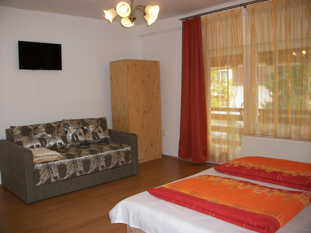 Eden Ii. Hotel Miskolc Exterior photo
