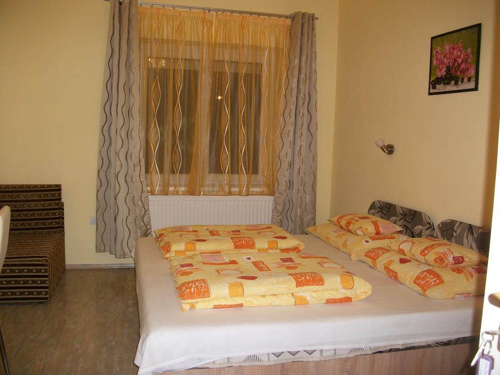 Eden Ii. Hotel Miskolc Exterior photo
